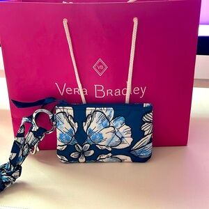 BNIB “dive floral medallion” Vera Bradley ultralight zip ID & lanyard